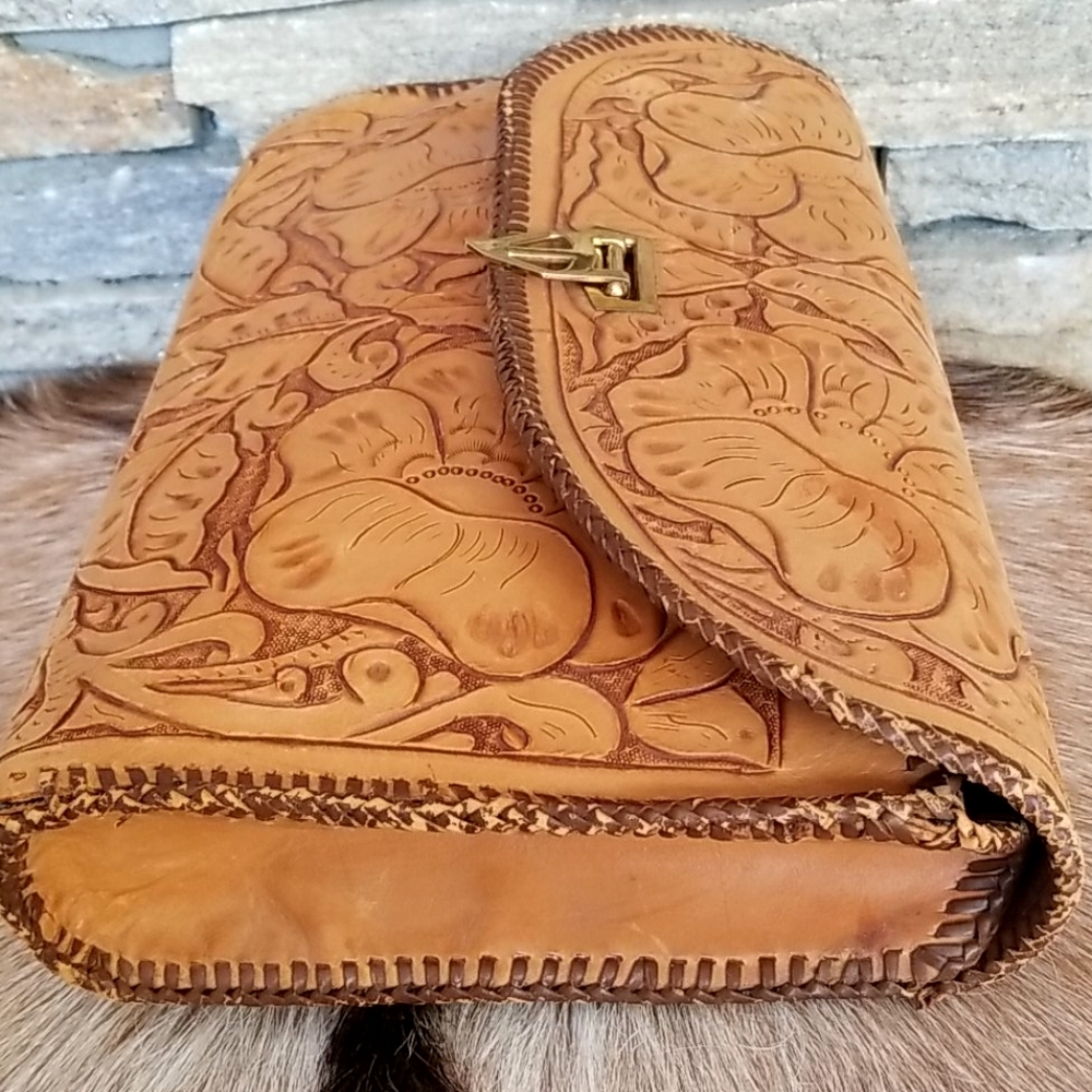 Vintage 1970s Boho Tooled Leather Flowers and Leaves Clutch Handbag - Picture 9 of 16